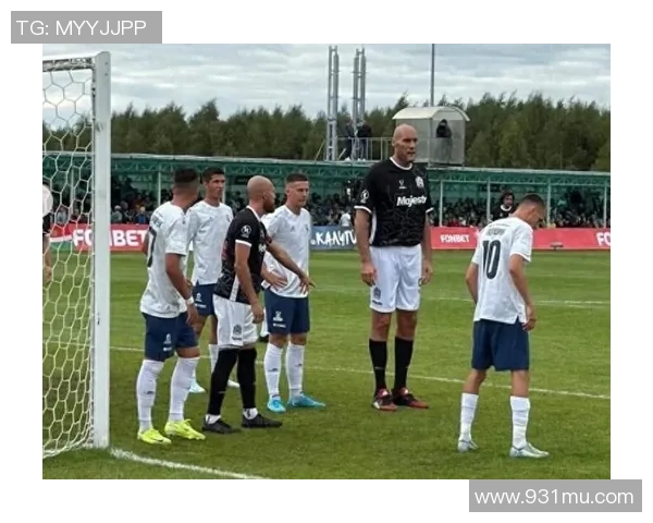 蓝球界足球明星的跨界魅力与运动精神的完美结合