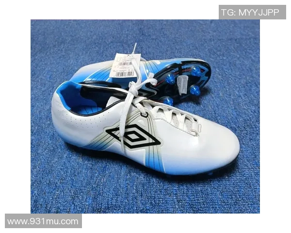 足球明星们穿着的战靴时尚风采大揭秘,尽显运动魅力与个性风格 足球明星们穿着的战靴时尚风采大揭秘,尽显运动魅力与个性风格